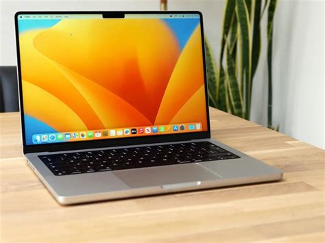 A­p­p­l­e­,­ ­M­a­c­b­o­o­k­ ­P­r­o­­d­a­ ­d­o­k­u­n­m­a­t­i­k­ ­O­L­E­D­ ­e­k­r­a­n­a­ ­g­e­ç­i­ş­ ­y­a­p­a­b­i­l­i­r­!­